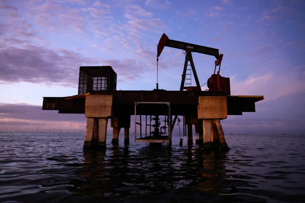 U.S.-Venezuela oil deal won't reduce domestic gasoline prices anytime soon, experts say