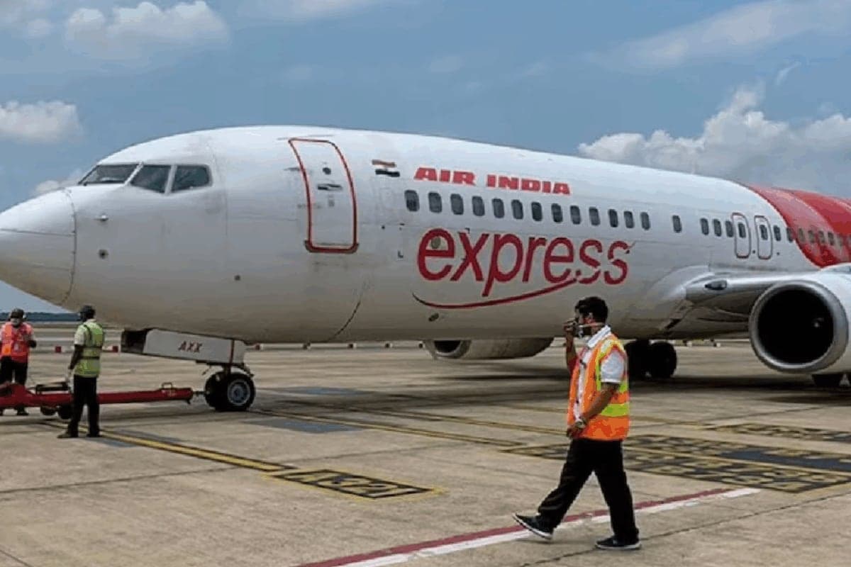 Air India Express Bomb Threat Note: Crew Member, Passenger Under Probe After 70% Handwriting Match