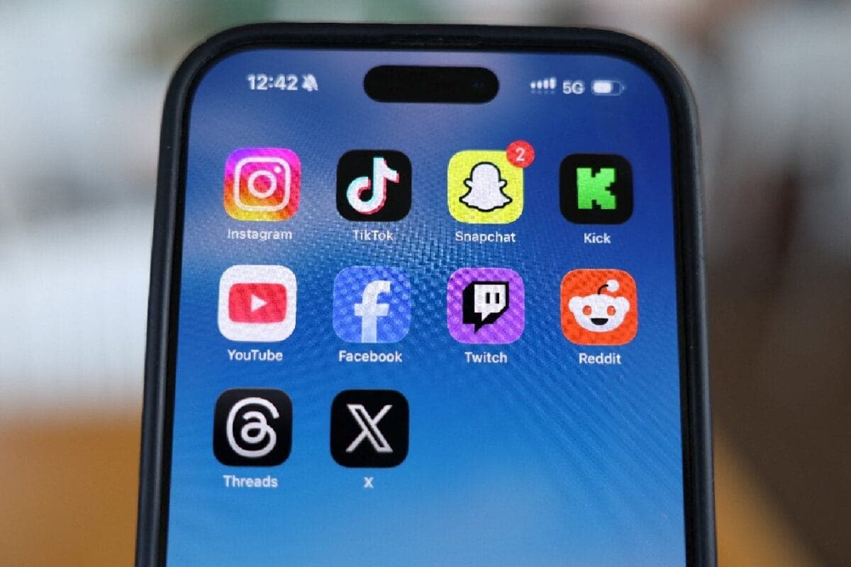 Fake Porn Apps Promoted On Facebook, Instagram Can Hijack Phones; Govt Issues Advisory