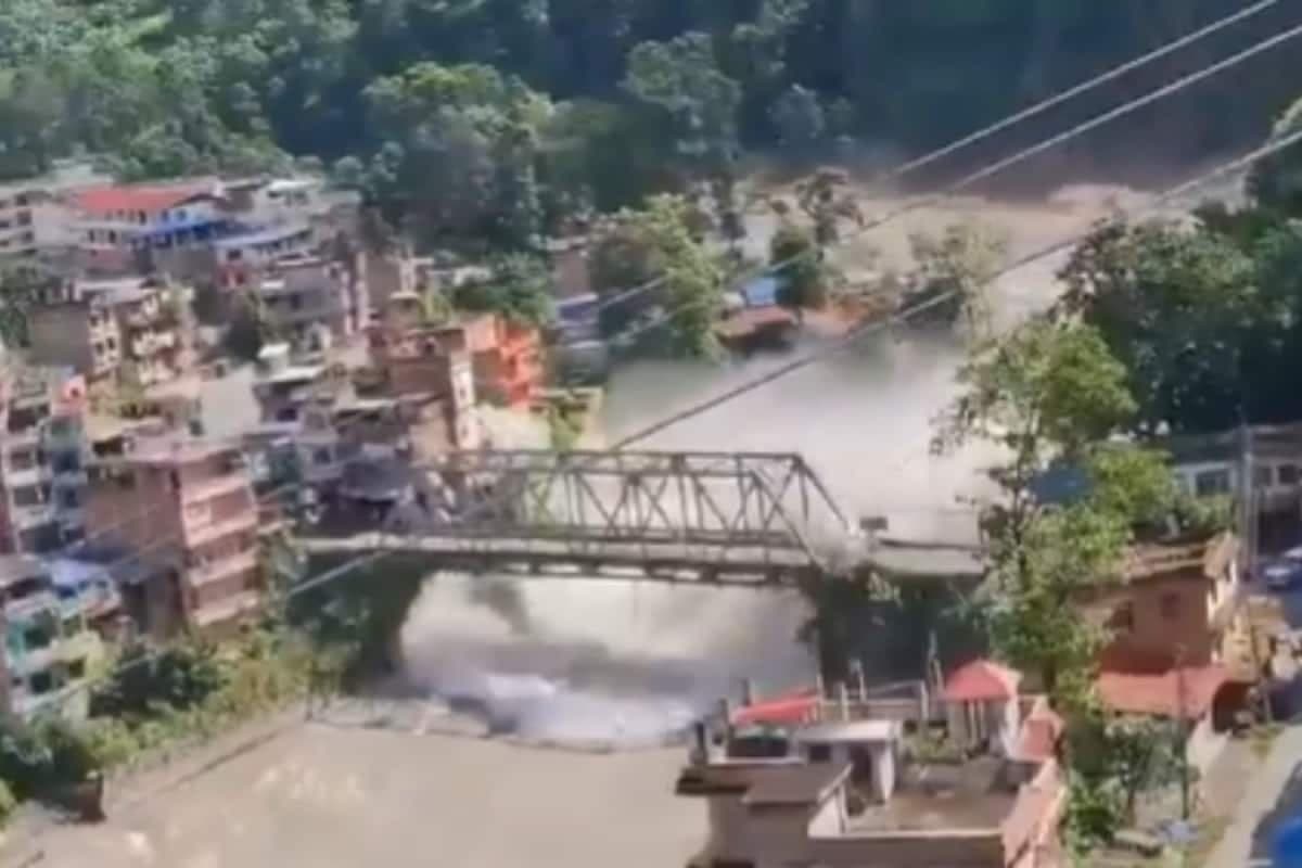 Nepal Flood Crisis Deepens: Death Toll Nears 400 Amid Fresh Deluge Warnings