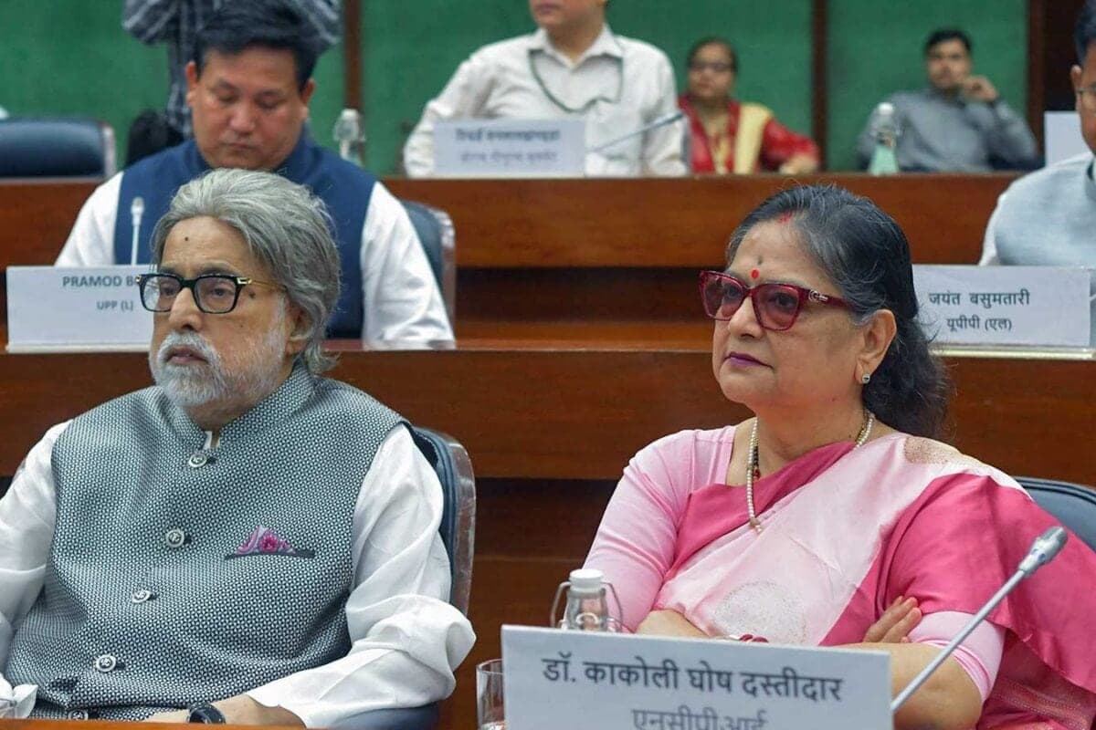 Om Birla Gives 20 Rebel TMC MPs Till September 22 To Respond To Disqualification Pleas
