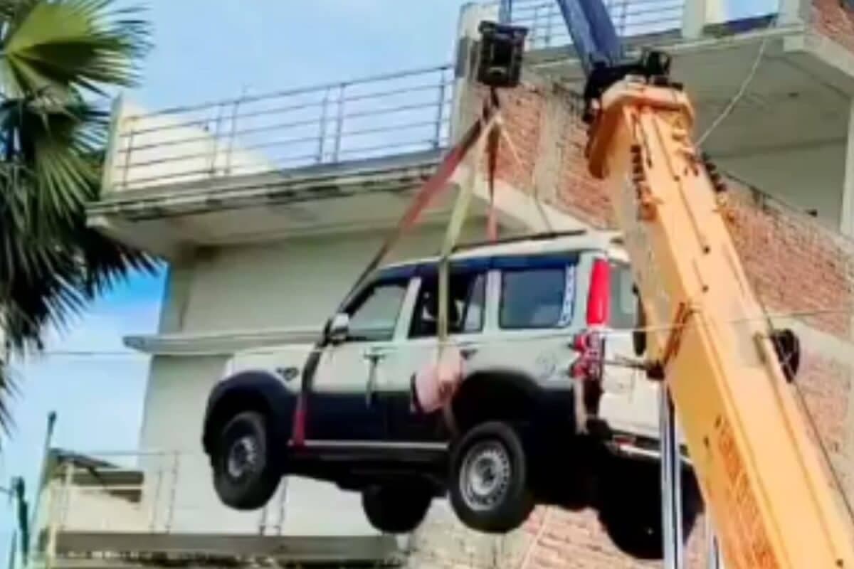 ‘Scorpio On The Roof’: Bihar Man’s Unusual 'Jugaad' To Protect His New SUV From Theft Goes Viral | Video