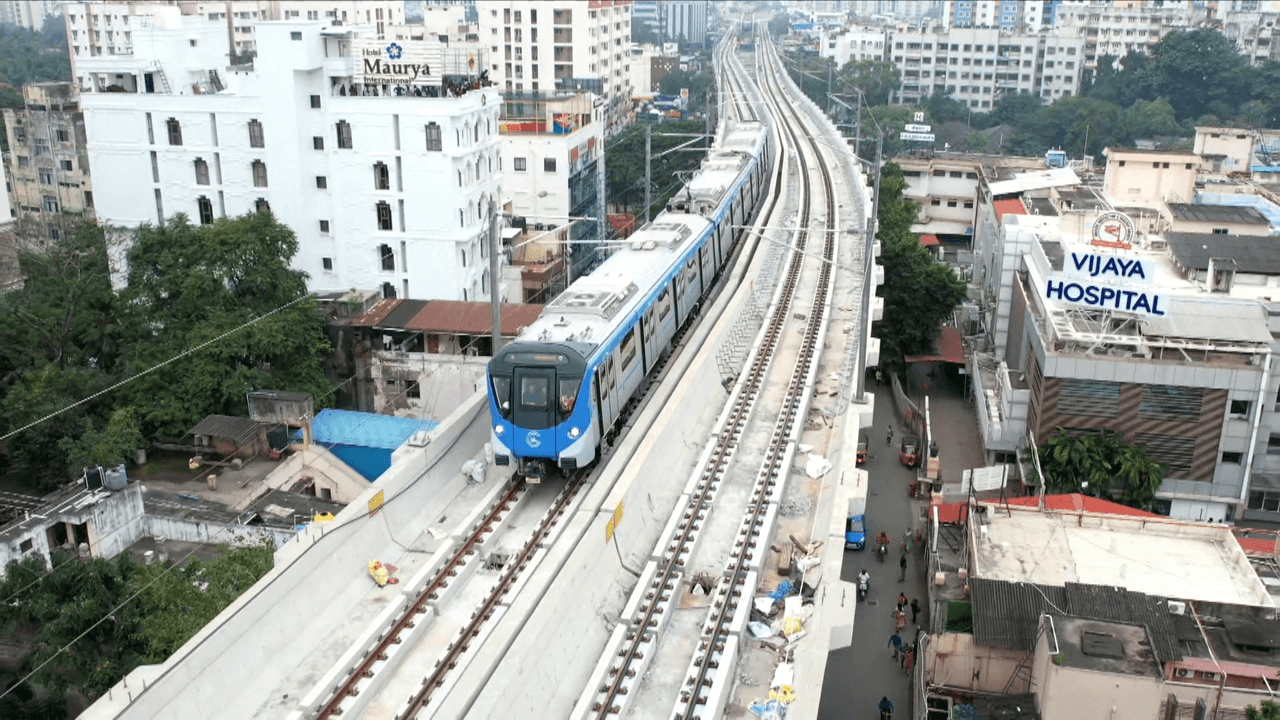 மெட்ரோ ரயில் 2-ஆம் கட்ட வழித்தடத்திற்கு 35 மெட்ரோ ரயில்கள் ஒப்படைப்பு.