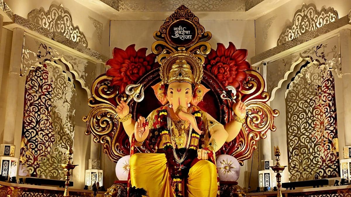 Navi Mumbaicha Raja To Welcome Devotees At Sheesh Mahal Replica-Themed Pandal