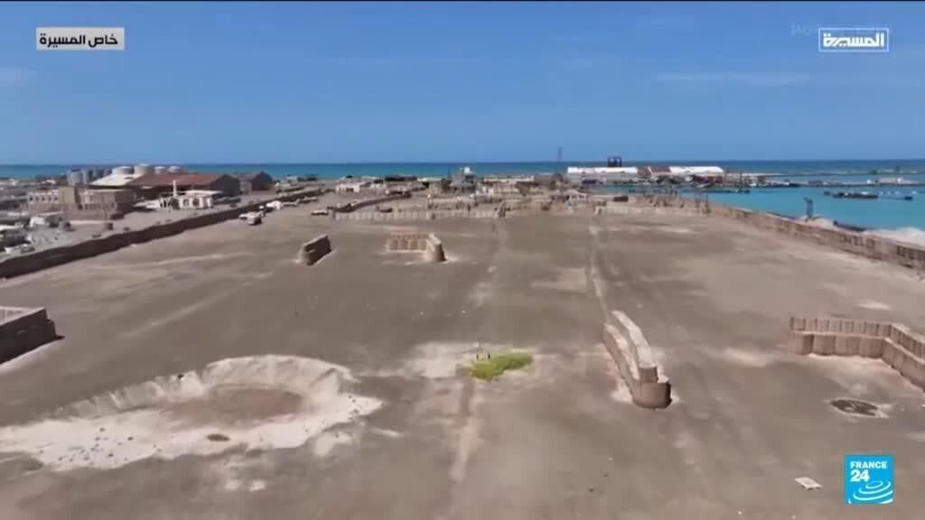 Houthis seize Red Sea islands, attack Saudi targets