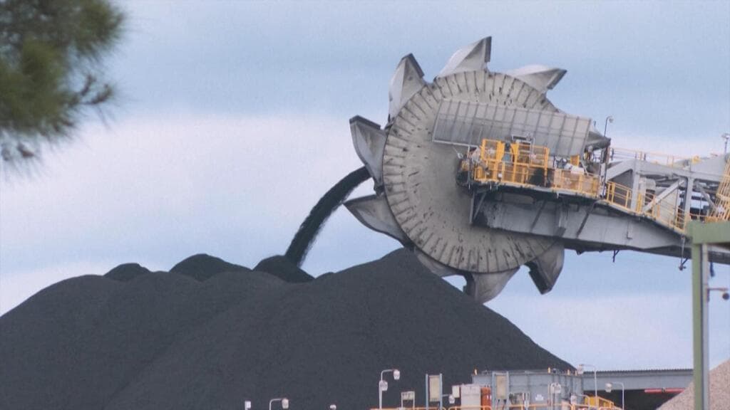 Countries turn to coal to avoid shipping disruptions in the Strait of Hormuz