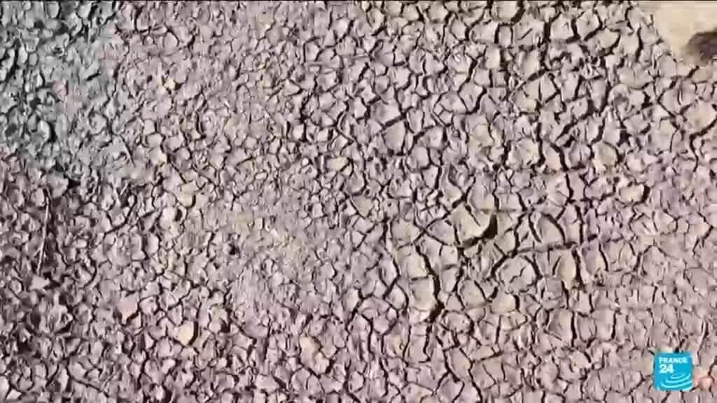 Climate change: Glacier loss and dry rivers threaten water security