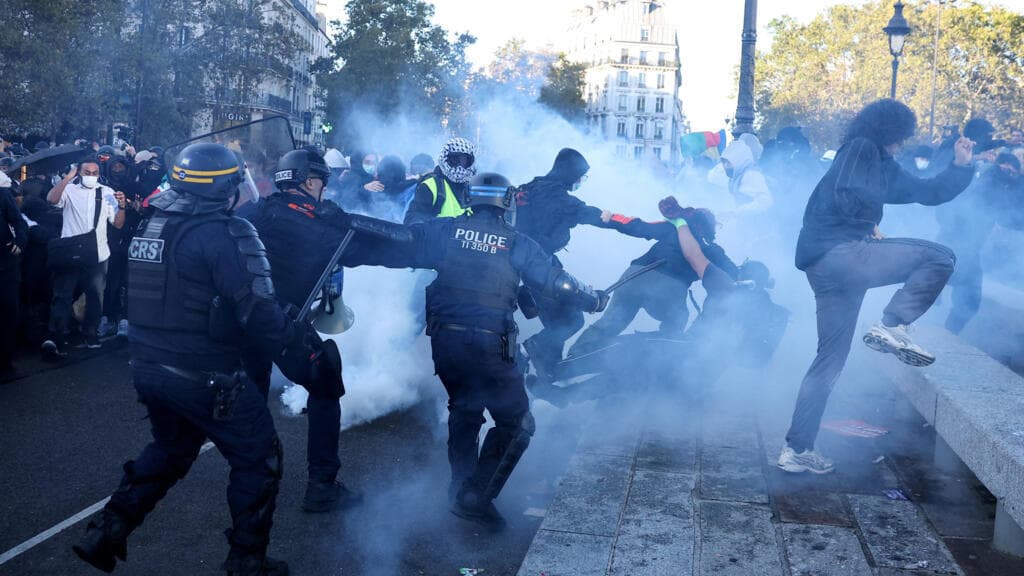 Severe injuries at French student protests draw scrutiny to police tactics