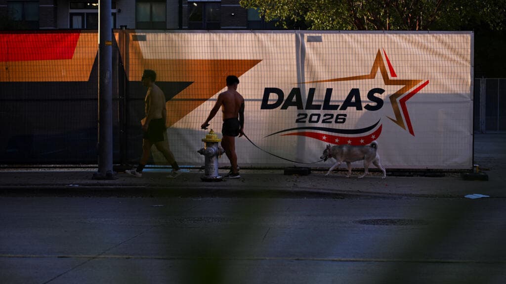 Republicans put Trump center stage in US midterms gamble
