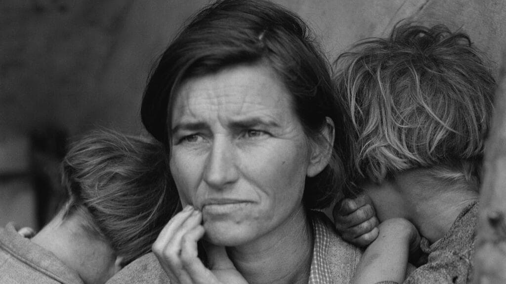 World in Frames: RFI traces the stories behind the world's most famous photos