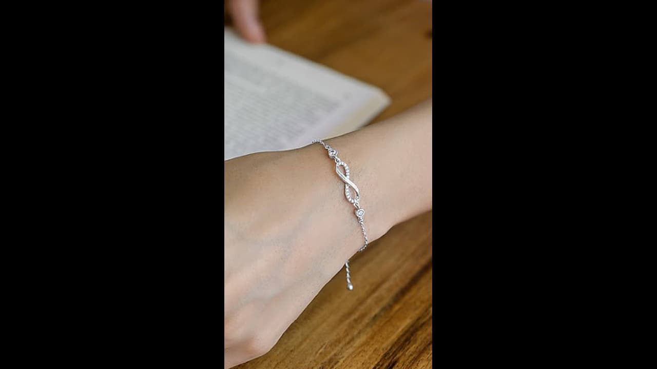 Silver Bracelet: ಕಡಿಮೆ ಬಜೆಟ್ನಲ್ಲಿ ಬೆಳ್ಳಿ ಬ್ರೇಸ್ಲೆಟ್ಗಳು: ಇಲ್ಲಿವೆ ನೋಡಿ ಸೂಪರ್ ಡಿಸೈನ್ಸ್