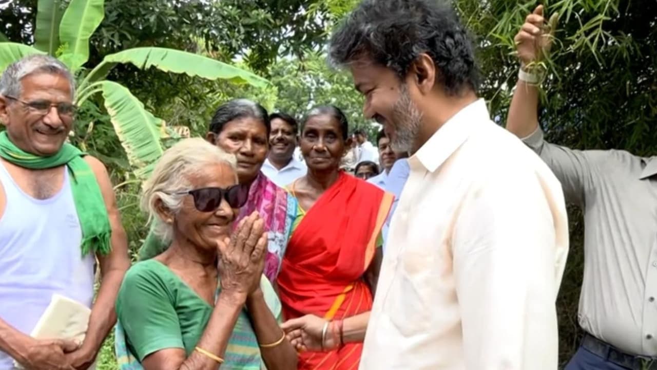 CM Vijay: ಅಜ್ಜಿಗೆ ಕಾಸ್ಟ್ಲಿ ಕನ್ನಡಕ ಗಿಫ್ಟ್ ಕೊಟ್ಟ ವಿಜಯ್, ಬೆಲೆ ಎಷ್ಟು ಗೊತ್ತಾ?