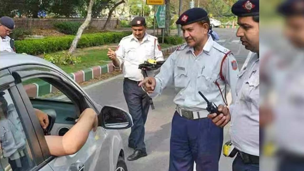 Motor Vehical: ರಸ್ತೆಯಲ್ಲಿ ನಿಮ್ಮ ವಾಹನ ತಡೆದರೆ ತಕ್ಷಣ ದಾಖಲೆ ಕೊಡಬೇಕಾ? ಟ್ರಾಫಿಕ್ ಪೊಲೀಸ್-RTO ಅಧಿಕಾರದ ಅಸಲಿ ಸತ್ಯ ಇಲ್ಲಿದೆ!
