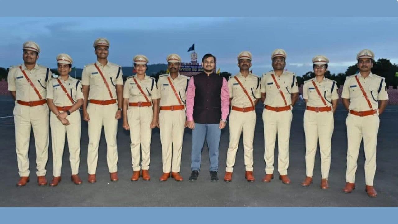 KPSC ಹಗರಣದ ಆರೋಪಿ ಜೊತೆ ಗದಗ DYSP ಮುರ್ತುಜಾ ಖಾದ್ರಿ ಸೇರಿ 9 ಅಧಿಕಾರಿಗಳ ಫೋಟೋ ವೈರಲ್!