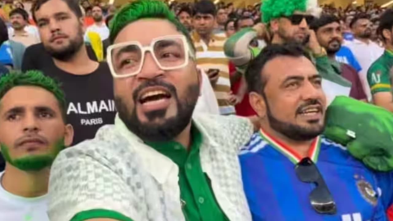 ind vs pak ಪಂದ್ಯದಲ್ಲಿ ಭಾವನಾತ್ಮಕ ಕ್ಷಣ: ಭಾರತದ ರಾಷ್ಟ್ರಗೀತೆ ಹಾಡಿದ ಪಾಕ್ ಅಭಿಮಾನಿ VIDEO