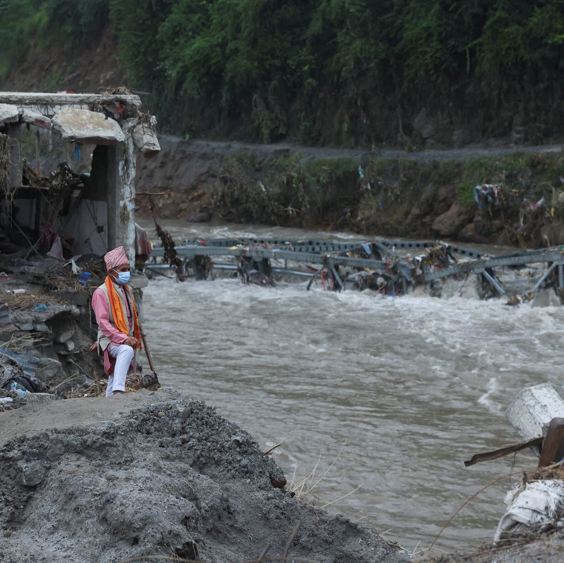 Live Updates: Scale of Flood Disaster Grows as Nepal Says 2,400 Are Missing