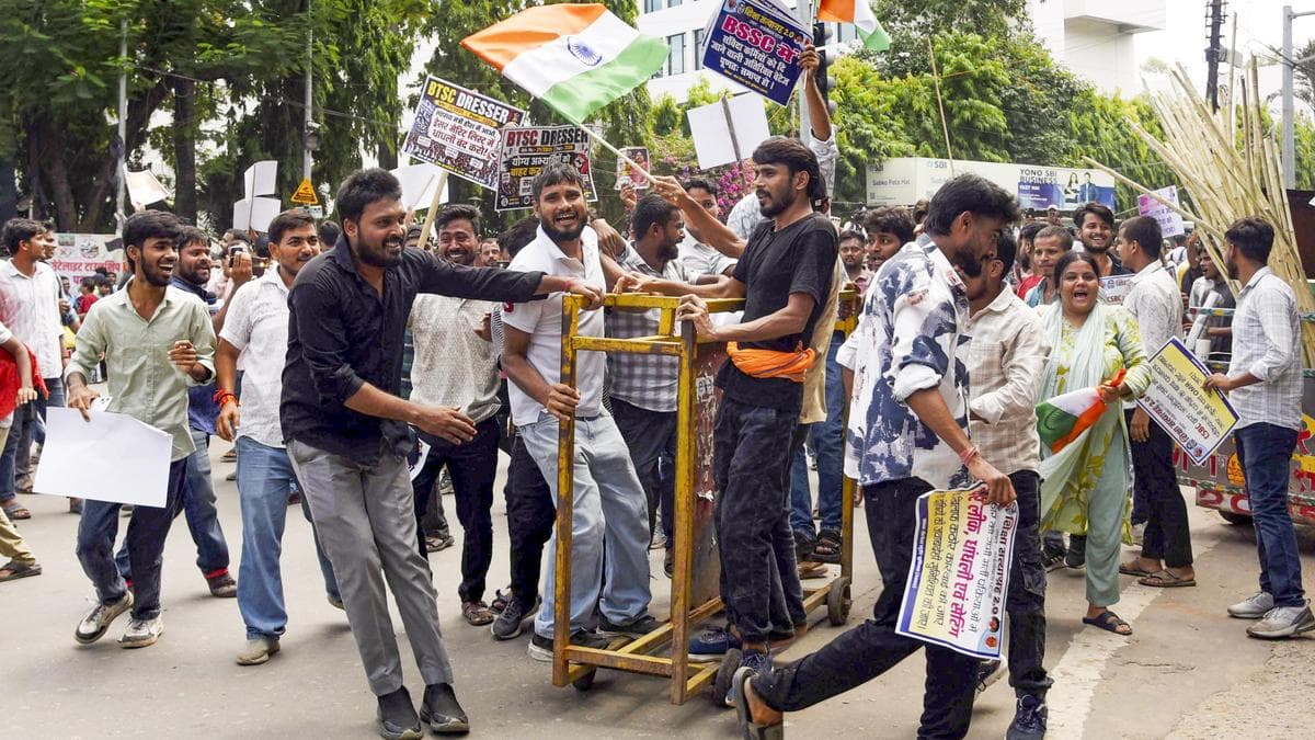 Stone-pelting, lathi-charge, water cannons mark students’ protest over BPSC exams