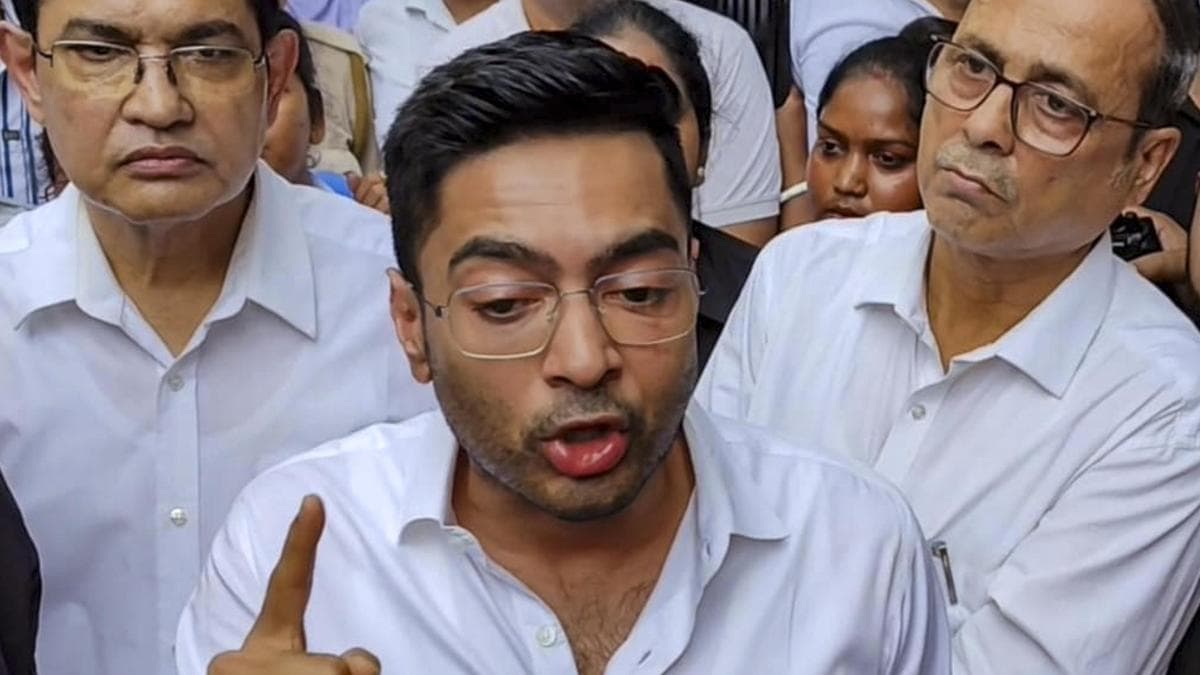 Trinamool Congress leaders Abhishek Banerjee, Derek O’Brien booked for scuffle over removal of party hoarding