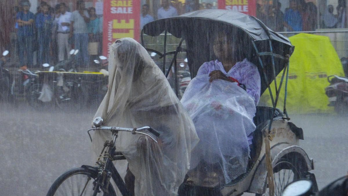 IMD issues flash flood alert for 10 Jharkhand districts as heavy rains lash State