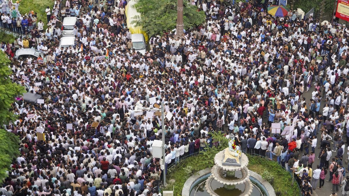 MPSC exam paper leak: Aspirants protest in Pune; NCP (SP), Cong leaders back agitation