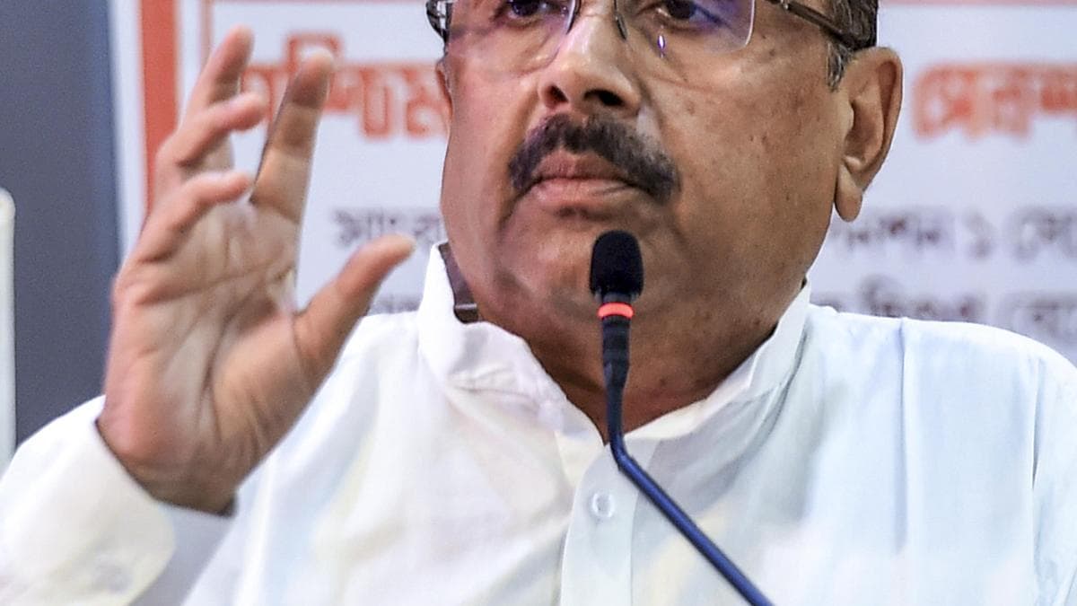 Bengal CM urges journalists not to compromise on patriotism