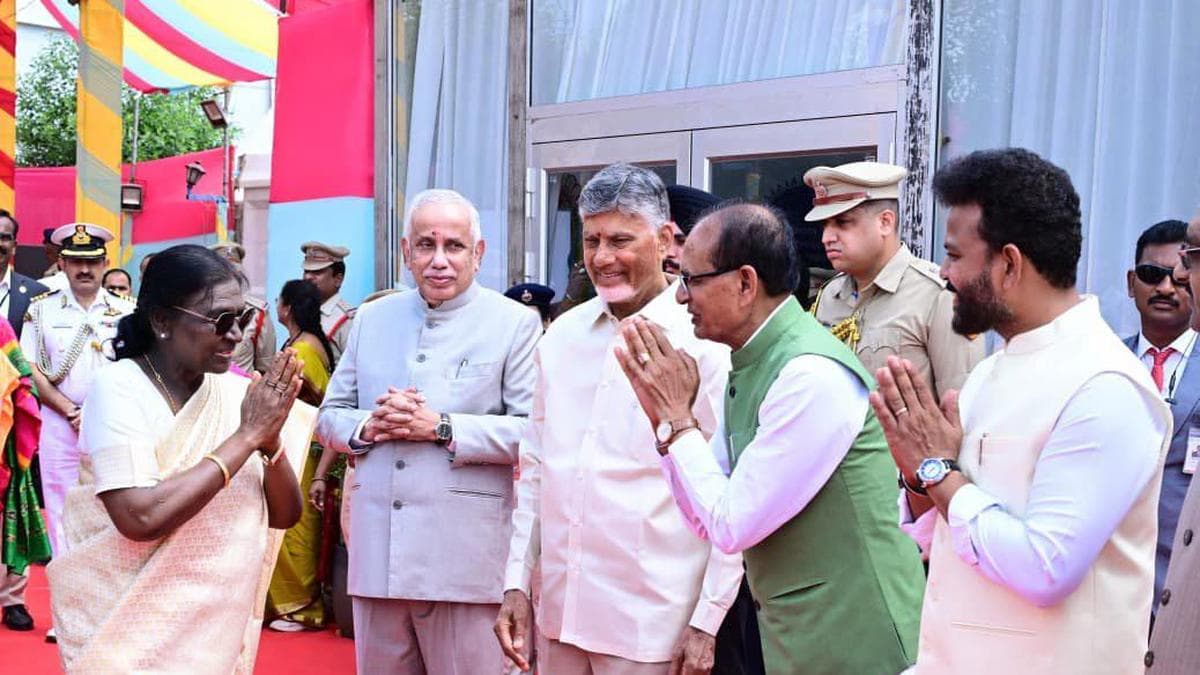 Naidu, Chouhan highlight role of SHGs in promoting women empowerment