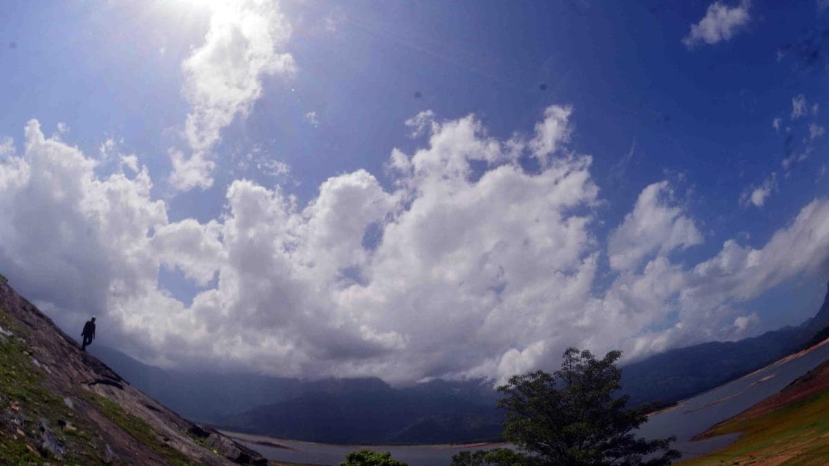 Dry spell pushes temperatures above normal at many places in Keralam