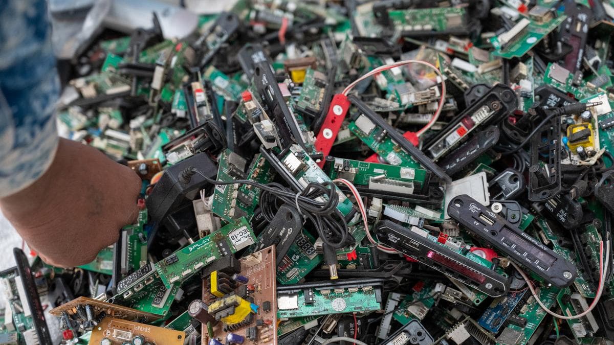 The two balance sheets behind every e-waste decision