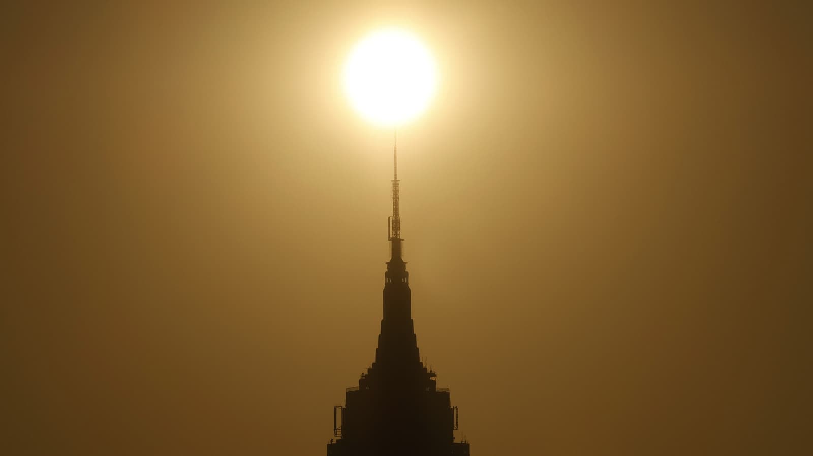 UN report says global warming will surpass the goal of 1.5 degrees Celsius