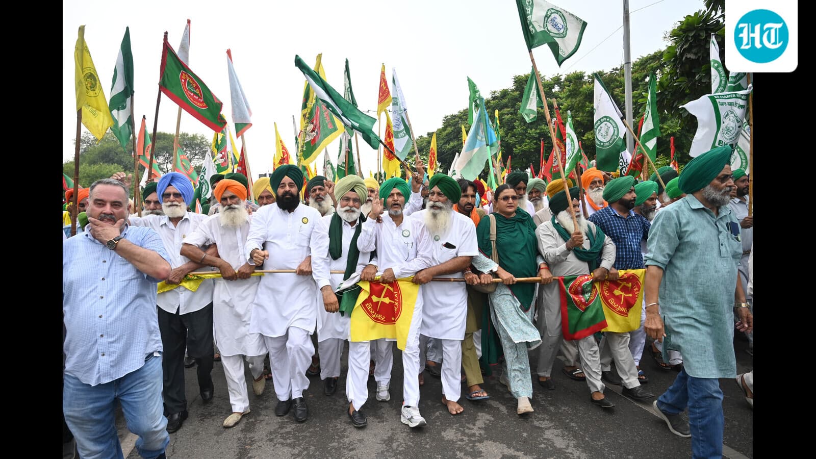 Mohali: Seeking legal guarantee on MSP, loan waiver, farmers hold march