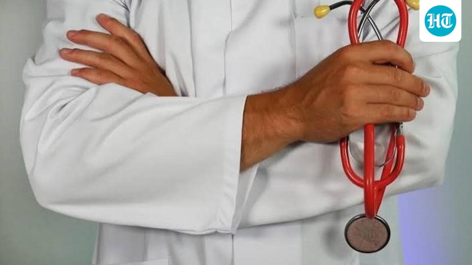Doctor away, driver prescribes medicines to patients at Kanpur hospital