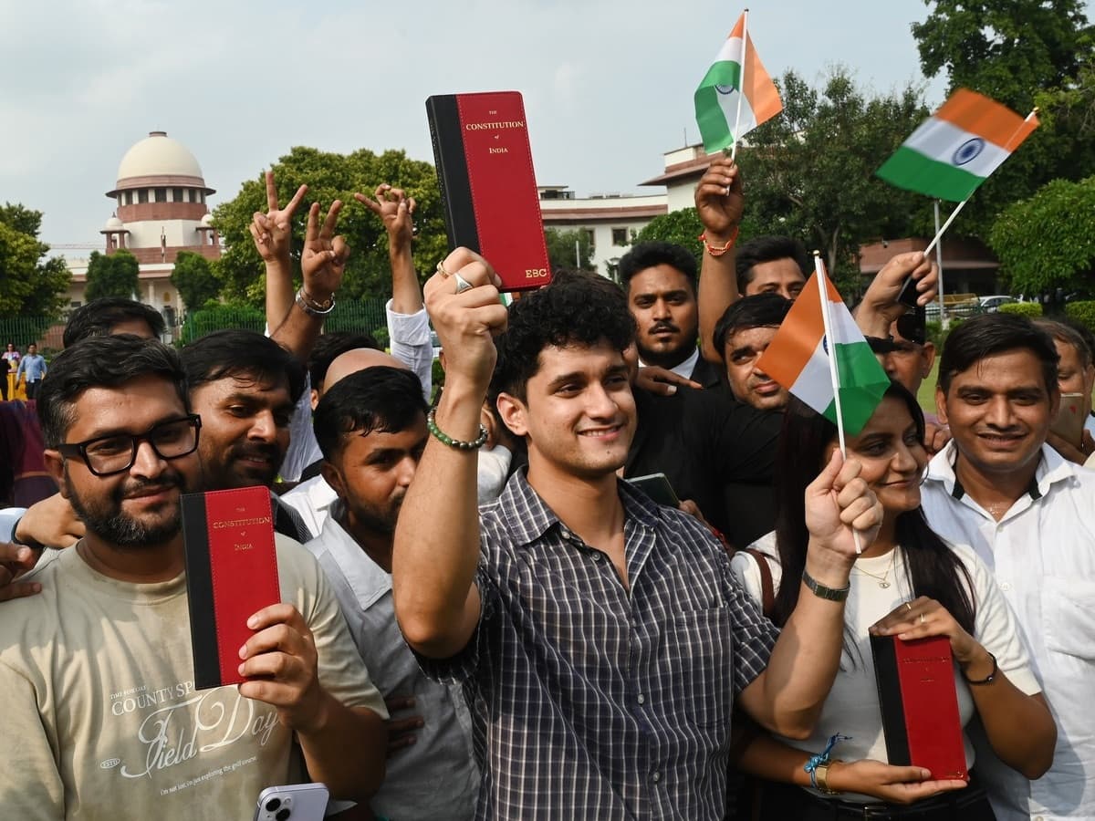 डर दिखाकर आवाज नहीं दबा सकते… SC के फैसले के बाद कॉकरोचों ने फिर भरी हुंकार, कर दी एक और मांग