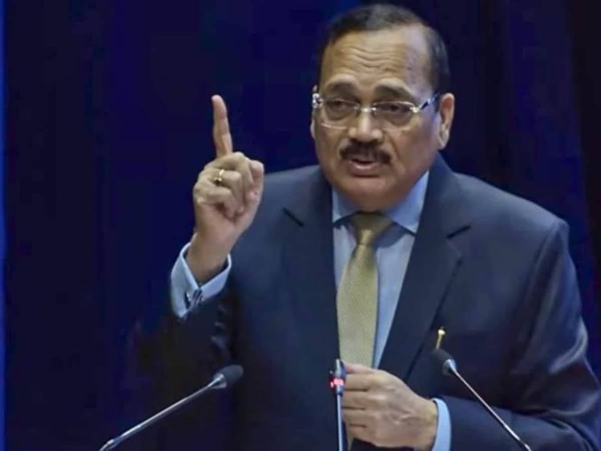 SC में भिड़ गए 2 सीनियर वकील, CJI सूर्यकांत को आना पड़ा; थैंक्यू बोल कसा तंज